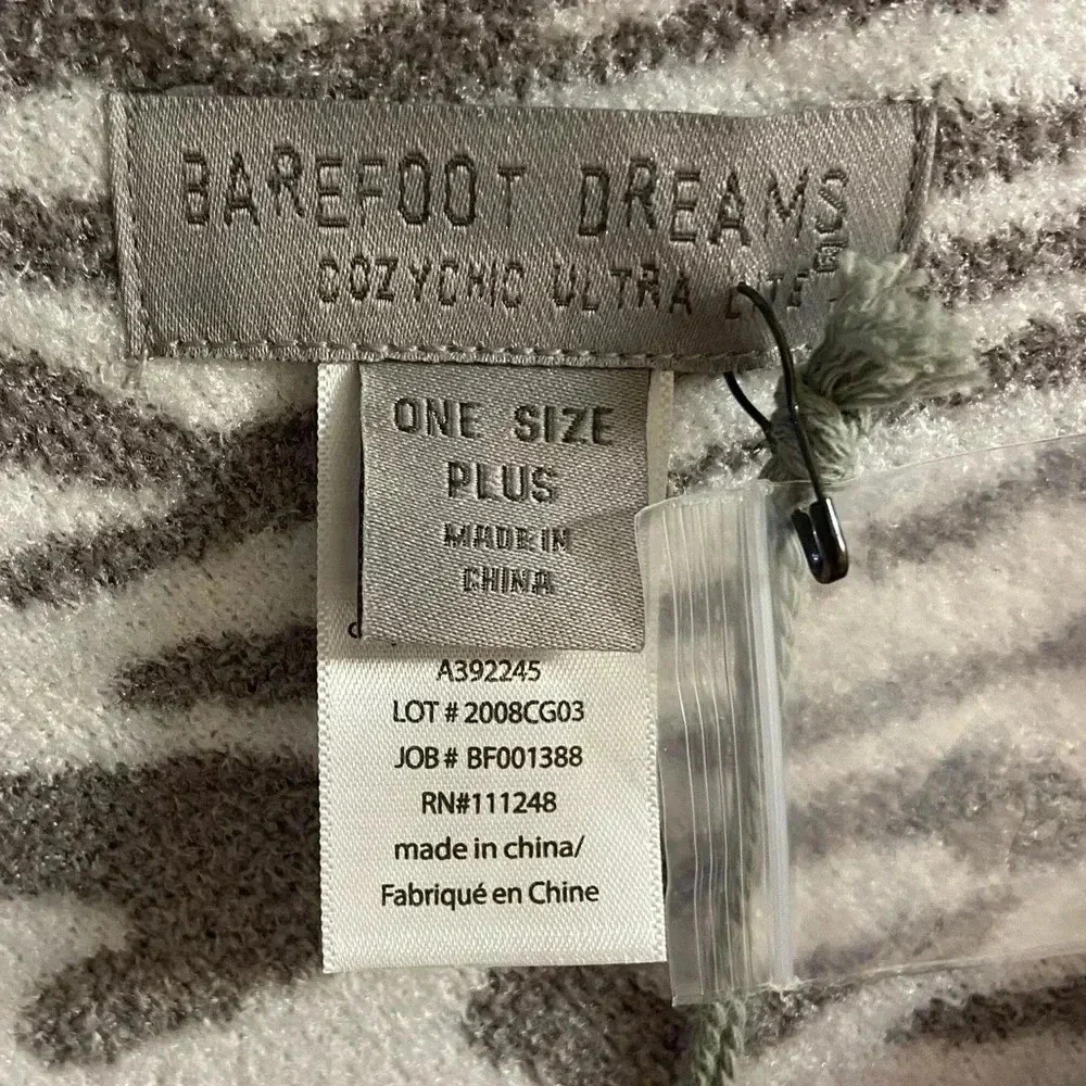 Barefoot Dreams cozy chic ultra lite ocean breeze poncho dove grey One‎ size NWT - Picture 6 of 8